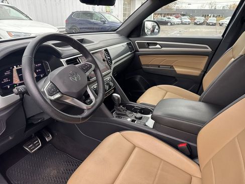 Used 2022 Volkswagen Atlas Cross Sport SEL R-Line image 10