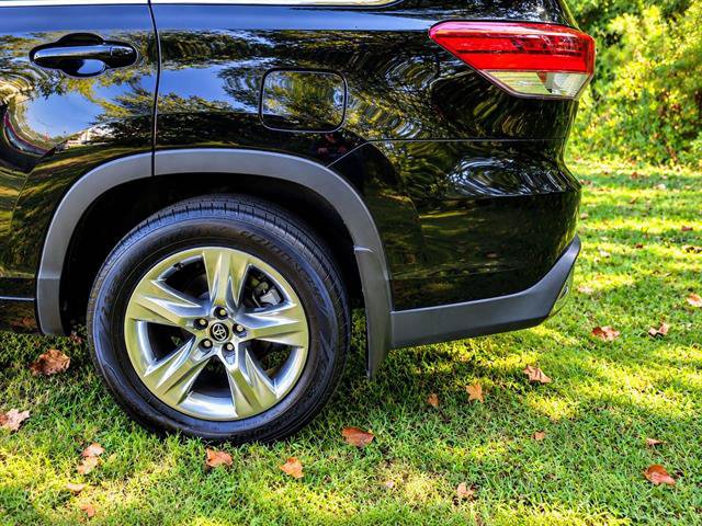 Used 2018 Toyota Highlander Limited FWD image 8