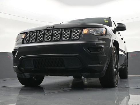 Used 2021 Jeep Grand Cherokee Laredo X RWD image 32