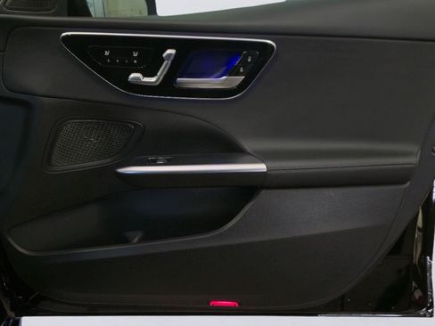 Used 2025 Mercedes-Benz C 300 Sedan image 23