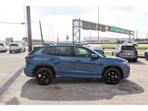 Certified 2025 Volkswagen Tiguan SE R-Line AWD/4WD image 8