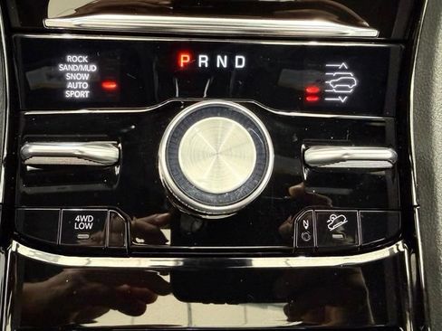 Used 2023 Jeep Grand Cherokee Overland w/ Advanced Protech Group III AWD/4WD image 39