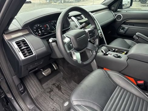 Used 2024 Land Rover Discovery Metropolitan Edition AWD/4WD image 24