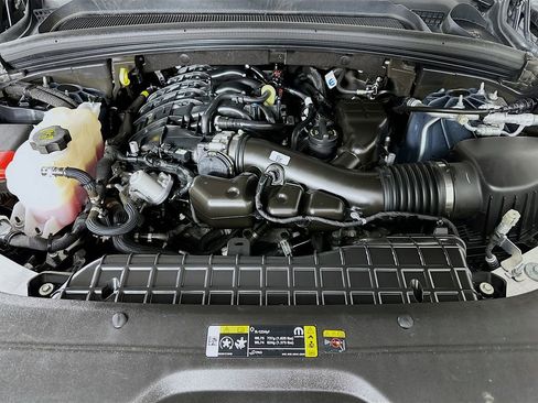 Certified 2024 Jeep Grand Cherokee Altitude image 40