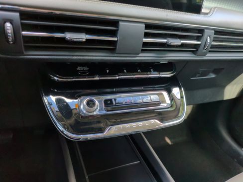 Used 2023 Lincoln Corsair FWD w/ Equipment Group 101A image 18