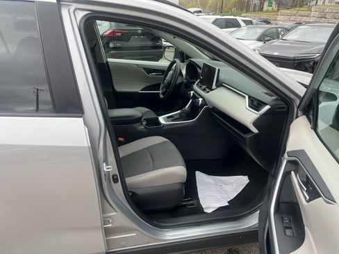 Used 2025 Toyota RAV4 XLE image 11
