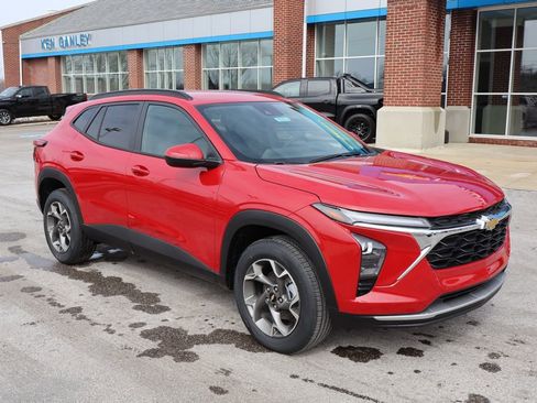 New 2026 Chevrolet Trax LT w/ Driver Confidence Package image 2