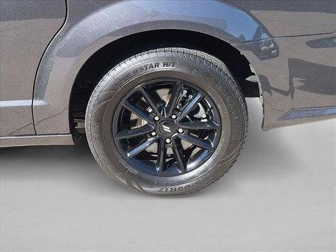 Used 2019 Dodge Grand Caravan SXT w/ Driver Convenience Group FWD image 23