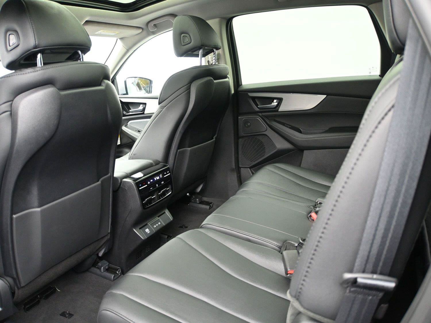 Certified 2025 Acura MDX SH-AWD image 13