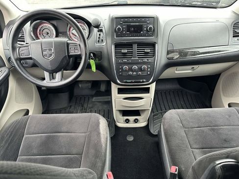 Used 2013 Dodge Grand Caravan SE FWD image 14