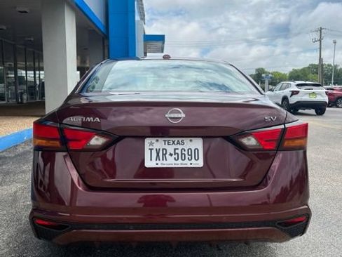 Used 2024 Nissan Altima 2.5 SV FWD image 7