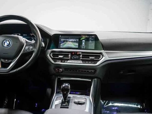 Used 2022 BMW 330e w/ Premium Package image 13