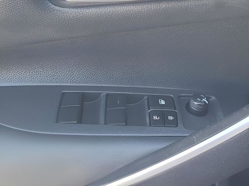 Certified 2023 Toyota Corolla SE image 25