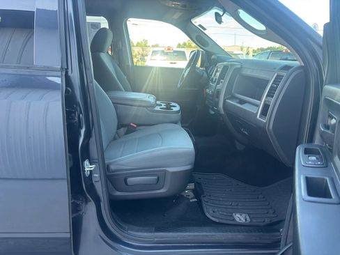 Used 2017 RAM 1500 ST w/ SXT Appearance Group AWD/4WD image 17