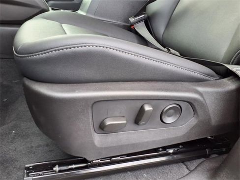 New 2025 Chevrolet Colorado LT w/ LT Convenience Package image 8