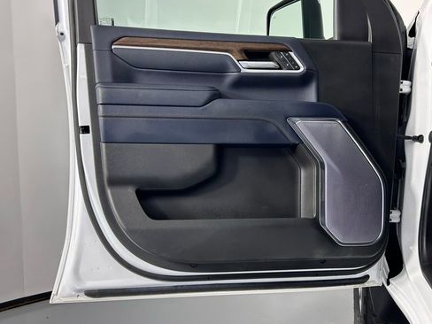 Used 2024 Chevrolet Silverado 3500 High Country w/ Technology Package image 35