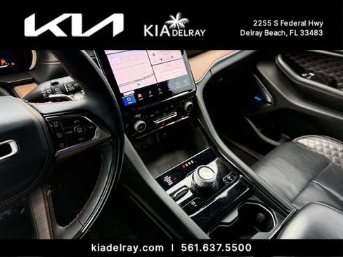 Used 2021 Jeep Grand Cherokee L Summit w/ Luxury Tech Group V AWD/4WD image 27