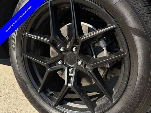 Used 2022 Ford Explorer King Ranch w/ Technology Package image 12