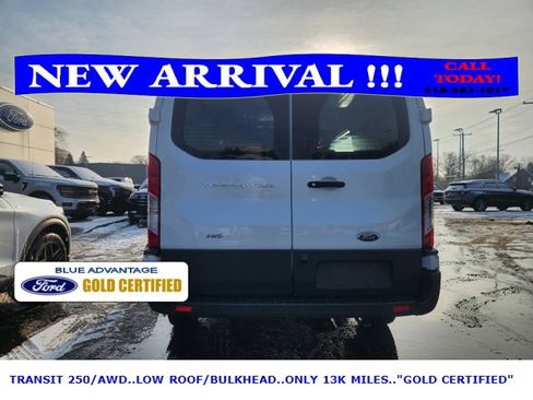 Used 2024 Ford Transit 250 Low Roof AWD w/ Exterior Upgrade Package image 5