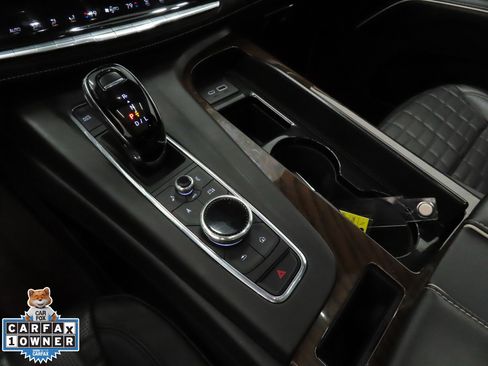 Used 2024 Cadillac Escalade ESV Sport Platinum w/ LPO, ONYX Package image 18