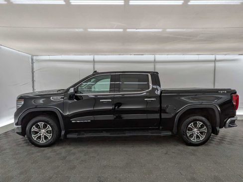 Used 2022 GMC Sierra 1500 SLT w/ SLT Convenience Package image 3