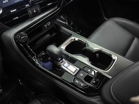 Used 2025 Lexus NX 350h AWD w/ Accessory Package (2T) image 17