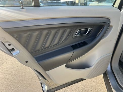 Used 2011 Ford Taurus SE image 13
