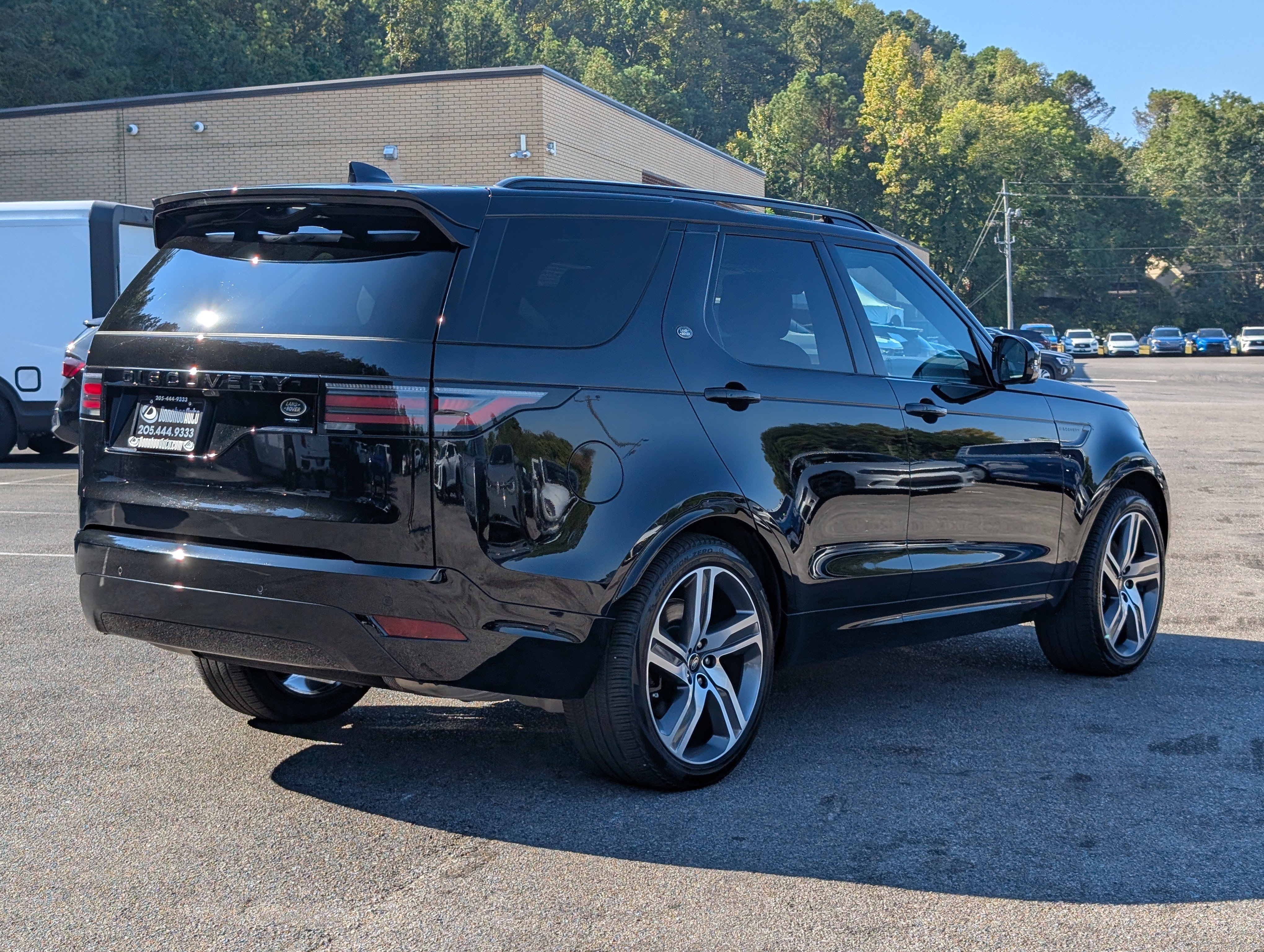 Used 2023 Land Rover Discovery Metropolitan Edition AWD/4WD image 9