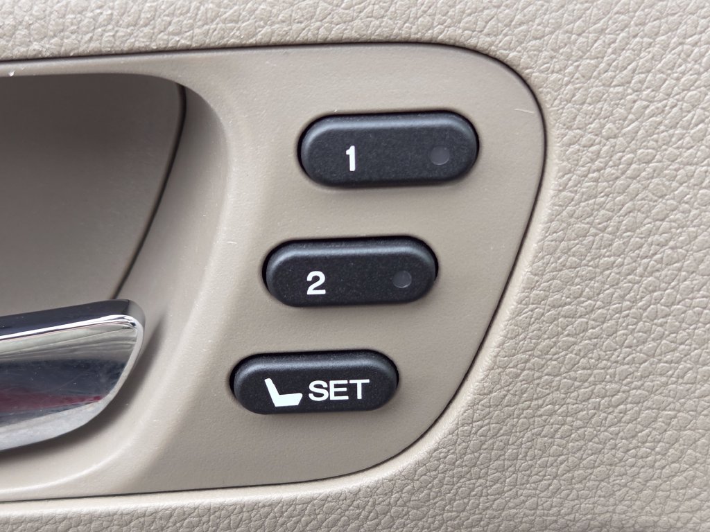 Certified 2018 Honda Pilot Touring image 11