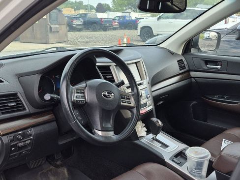 Used 2014 Subaru Outback 2.5i Limited AWD/4WD image 8