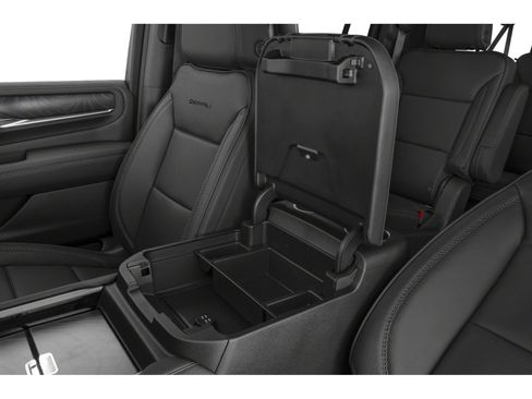 Used 2023 GMC Yukon XL Denali AWD/4WD image 9