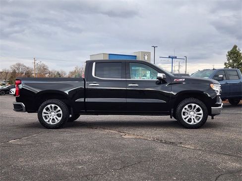 Used 2022 Chevrolet Silverado 1500 LTZ image 2