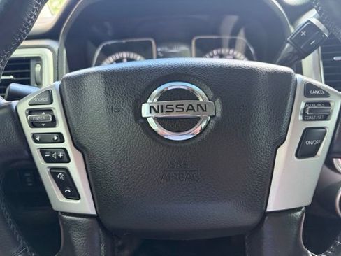 Used 2018 Nissan Titan SV w/ SV Convenience Package AWD/4WD image 24