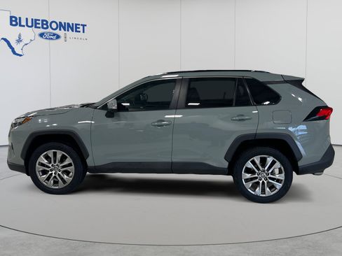 Used 2023 Toyota RAV4 XLE Premium FWD image 8