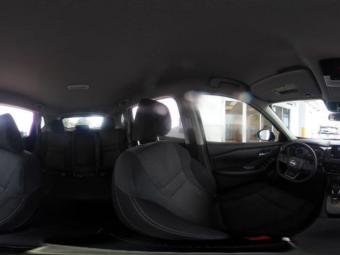 Used 2025 Nissan Rogue SV AWD/4WD image 43