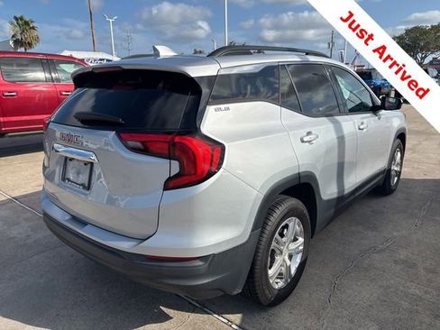 Used 2020 GMC Terrain SLE w/ Driver Convenience Package FWD image 9