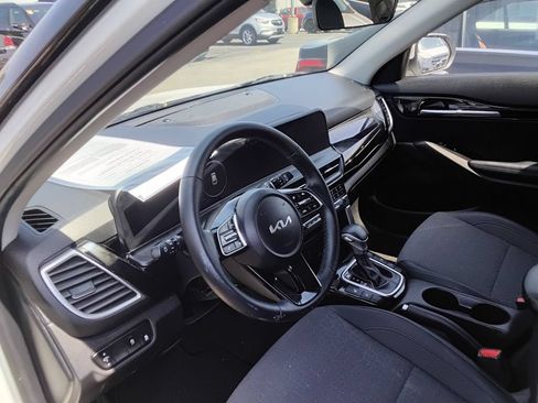 Used 2024 Kia Seltos S AWD/4WD image 10