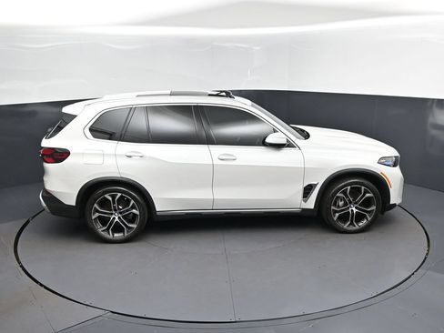 Used 2025 BMW X5 sDrive40i w/ Climate Comfort Package RWD image 35