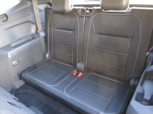 Used 2021 Volkswagen Tiguan SE R-Line image 96