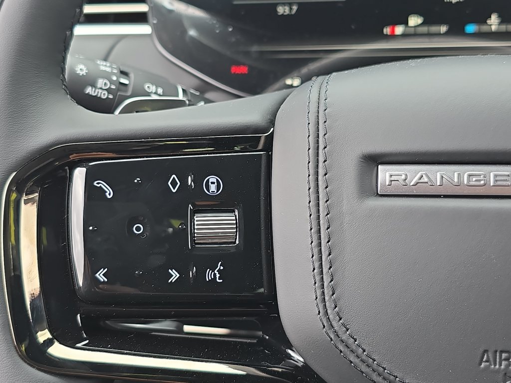 New 2027 Land Rover Range Rover Sport Dynamic SE AWD/4WD image 18