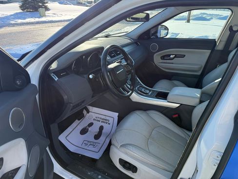 Used 2017 Land Rover Range Rover Evoque HSE image 10