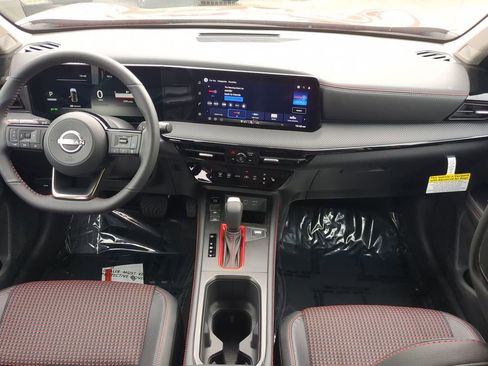 New 2026 Nissan Kicks SR w/ SR Premium Package FWD image 15