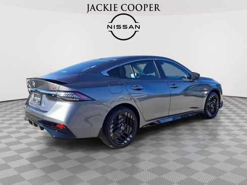 New 2026 Nissan Sentra SR w/ Floor Mat Package FWD image 5