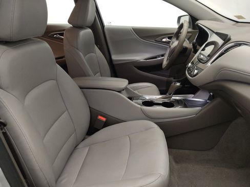 Used 2018 Chevrolet Malibu LT w/ Leather Package FWD image 21