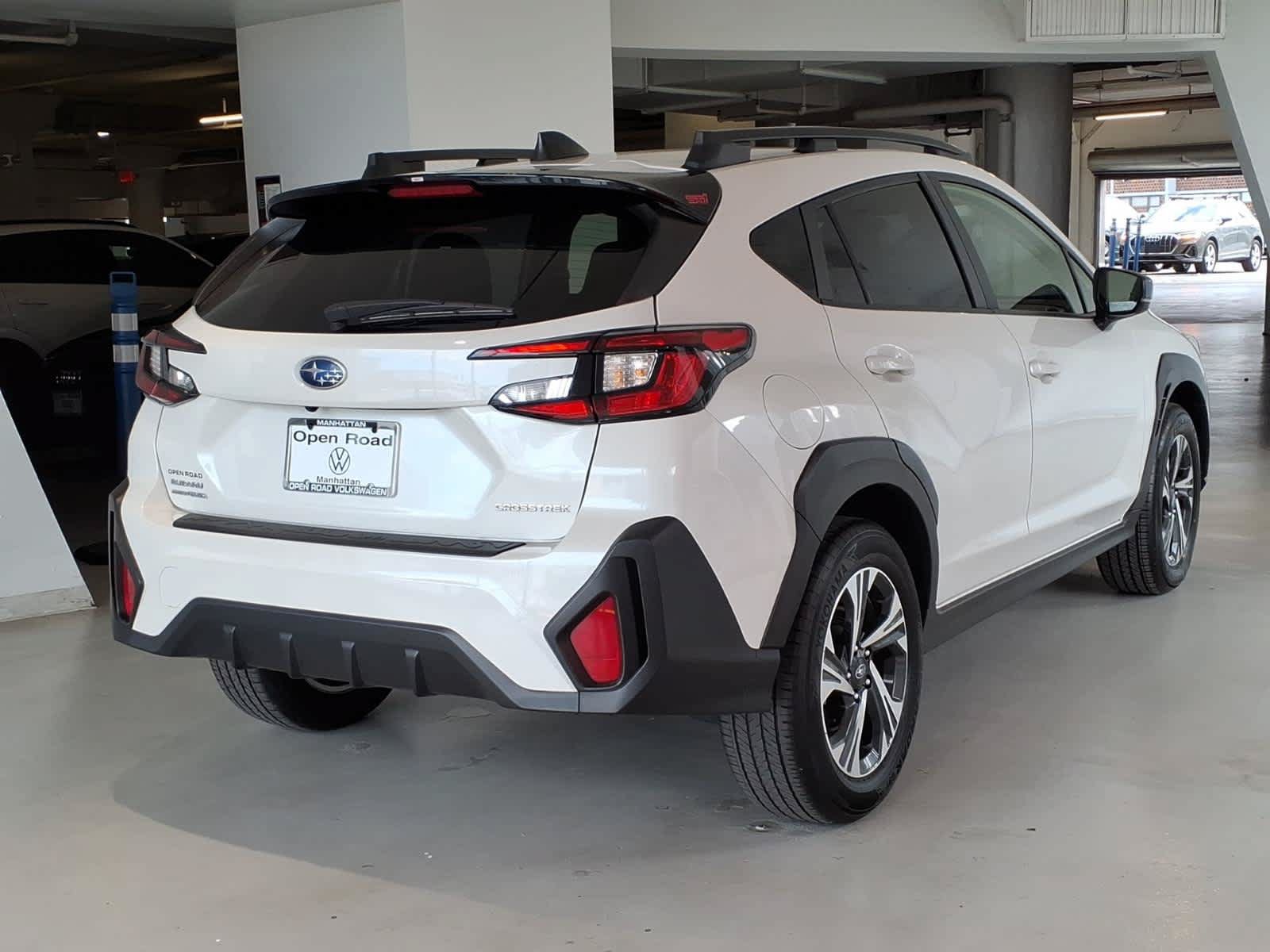 Used 2024 Subaru Crosstrek 2.0i Premium AWD/4WD image 4