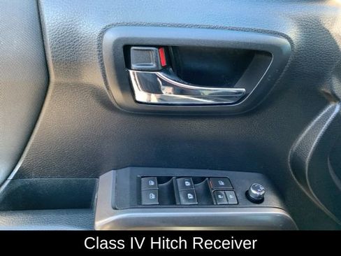 Used 2017 Toyota Tacoma TRD Sport image 15