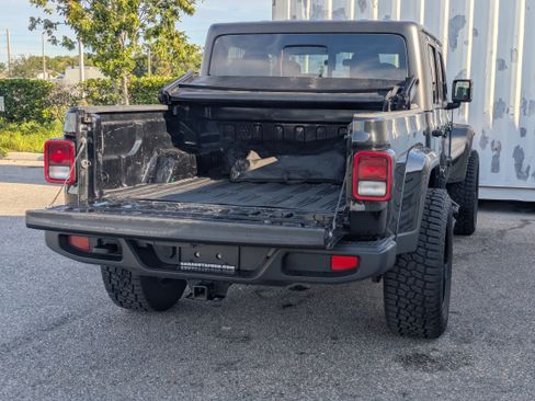 Used 2021 Jeep Gladiator Sport AWD/4WD image 16