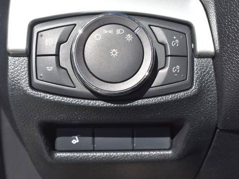 Used 2017 Ford Explorer XLT w/ Equipment Group 202A AWD/4WD image 20