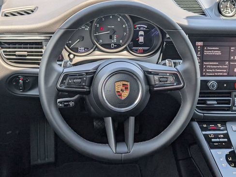 Certified 2026 Porsche Macan AWD/4WD image 24