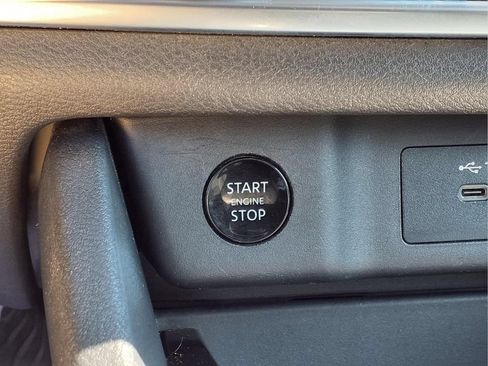 Used 2024 Nissan Rogue S FWD image 14